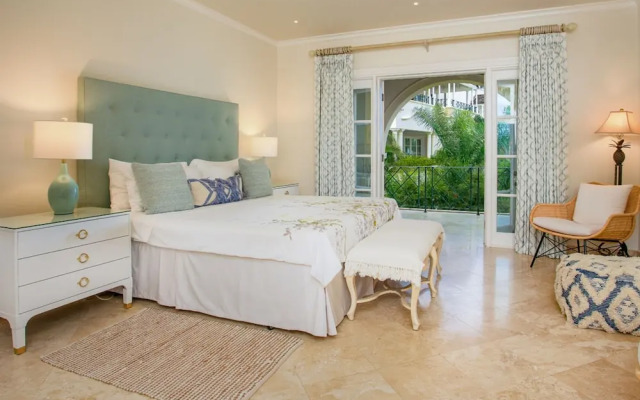 Schooner Bay 205 by Blue Sky Luxury