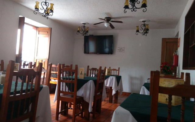 Hotel Don Quijote Plaza