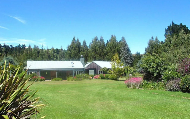 Whakaipo Lodge
