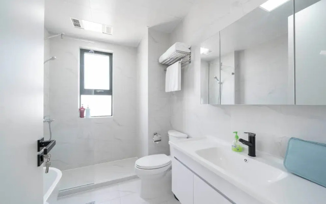 Tyms Elegant 4BR 2BA Apt Xujiahui Malls