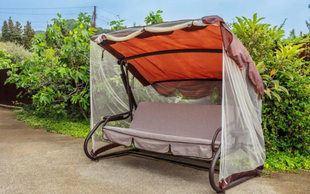 House Izbushka (Zhiloj dom)