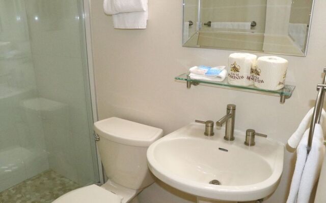 Jamaica Royale 403 - 2 Br Condo