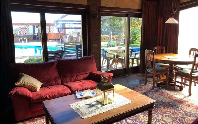Villa SiS Dandify