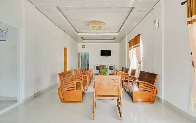 RedDoorz near Palembang Airport 2