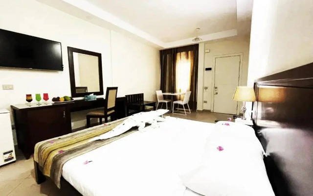 Naama Inn