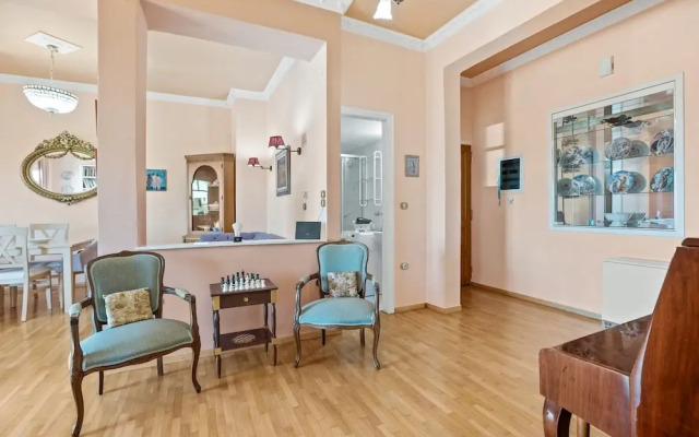 Artistic Apartment in Chania