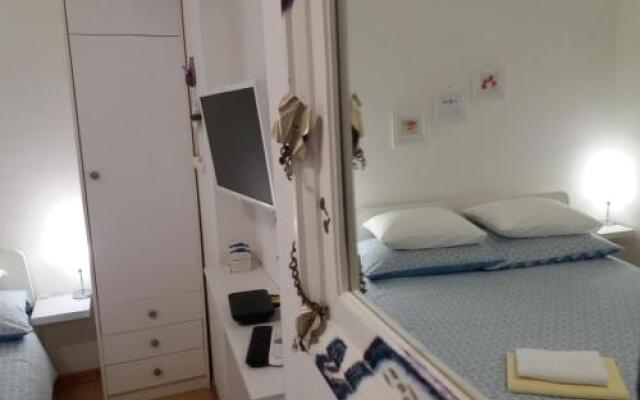 Assi Room