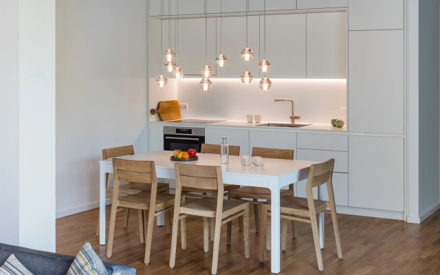 Carlotta Apartments