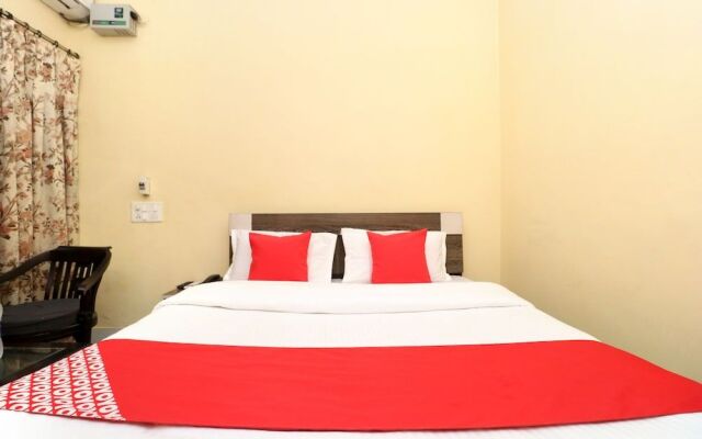 Oyo 30127 Hotel Sabina International