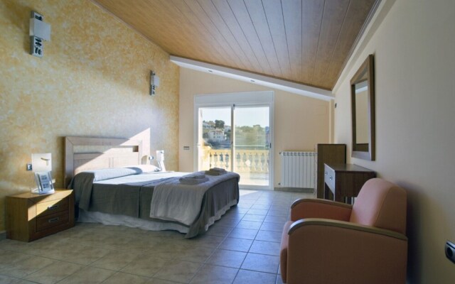 Villa - 5 Bedrooms with Pool, WiFi and Sea views - 105008