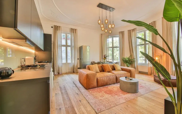 Aeronaut Suites powered by Pearl1