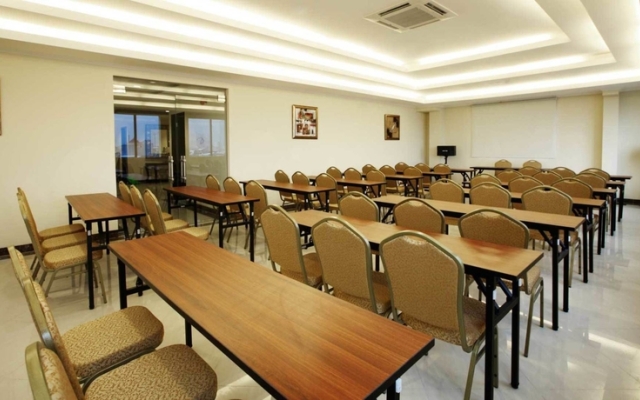 Glassio Hotel Roxy, Jakarta