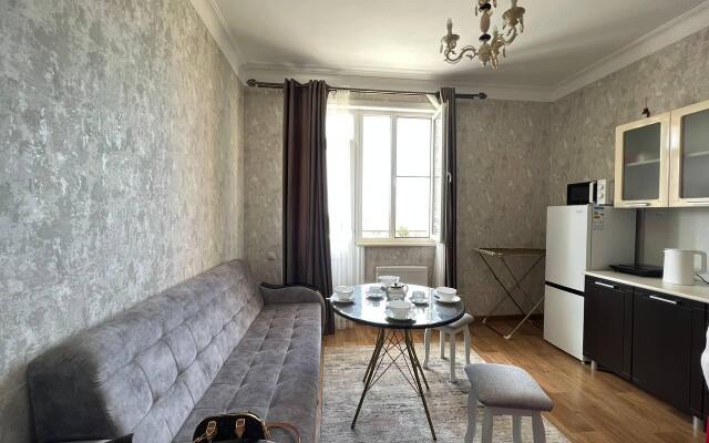 Апартаменты на улице Времена года