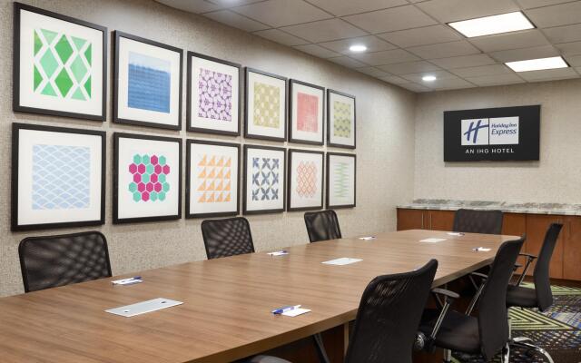 Holiday Inn Express Inn & Suites Searcy by IHG