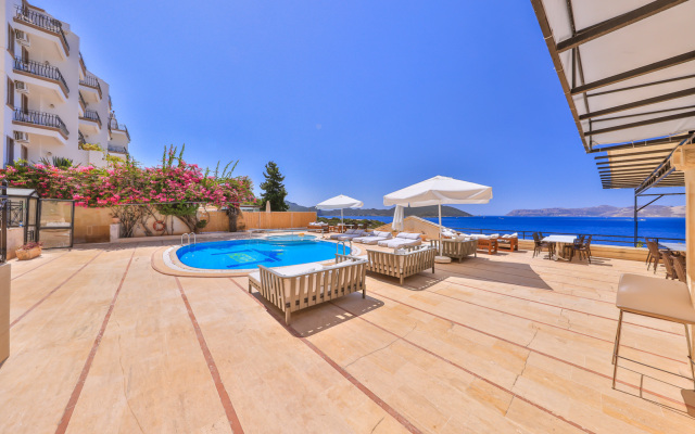 Hera Hotel
