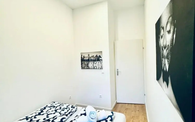 Spacious 3BR Near Kaufpark Alterlaa