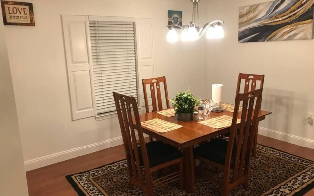 Room in House - Majestic Private Room