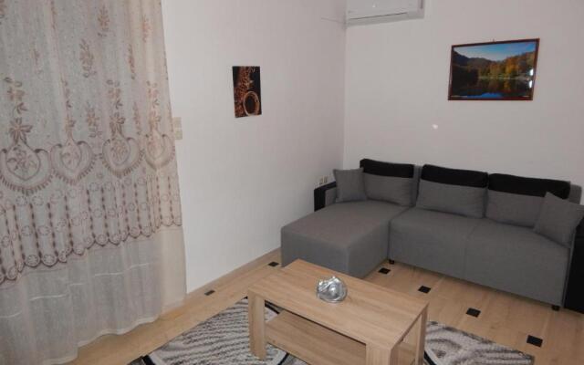 Cozy apartment for 2-5 people-Center Tripoli 1