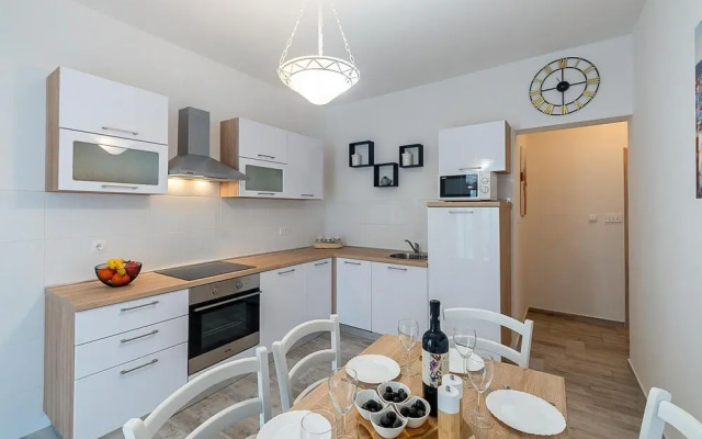 Nice Apartment in Rabac With Wifi and 2 Bedrooms