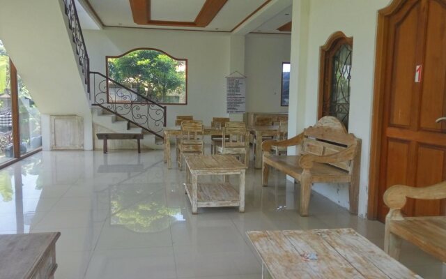 Berawa Beach Garden Hostel