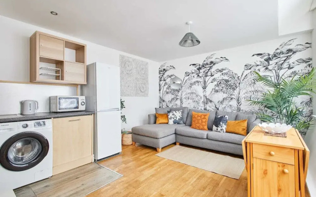Host Stay Apartment 007