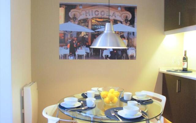 Sunny, central and comfy Ap. in Av. da Liberdade