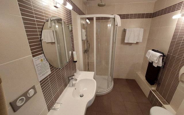 Logis Hotel Restaurant Du Pont