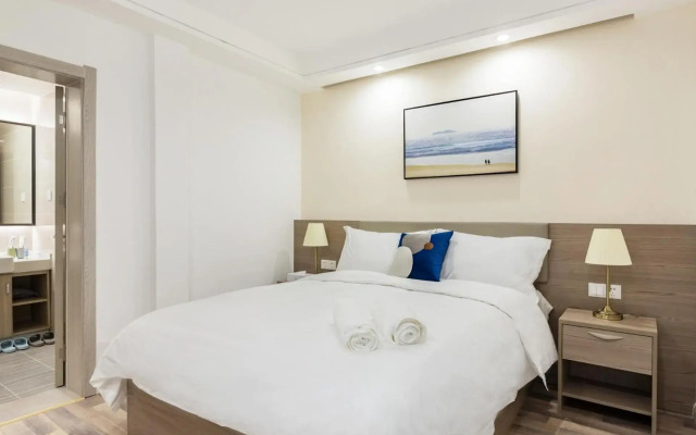 Dali Double bedroom