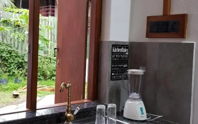 CHARAKAMA Guest Bungalow - GAMPAHA