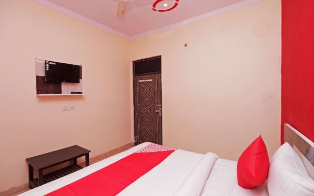 OYO 37246 New Hotel Swastik