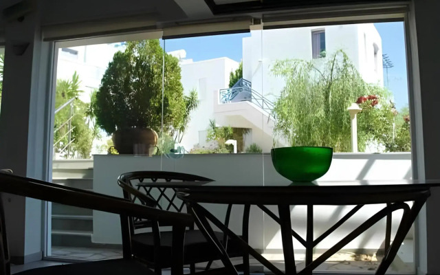Cybele Suites & Apartments