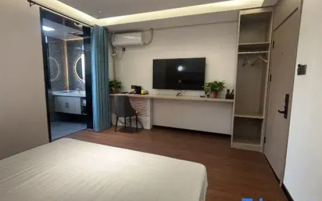 Lize Hotel