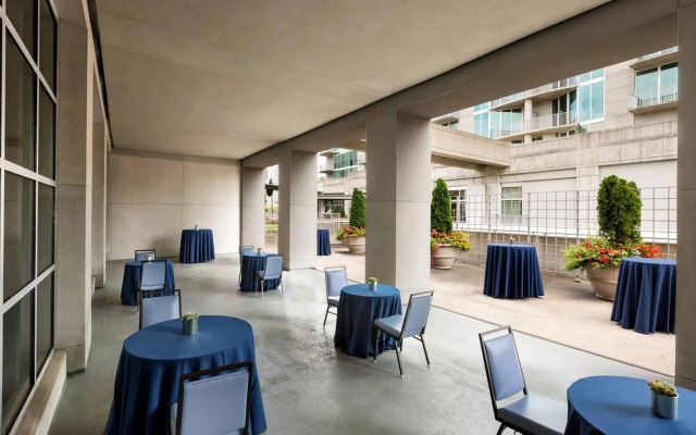 Twelve Midtown, Autograph Collection