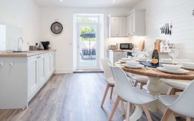 Canol Y Bryn - 3 Bedroom Holiday Home - Tenby