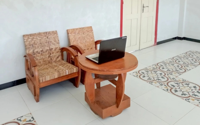 RedDoorz near Alun-Alun Purwokerto 3 – Guest Rooms – Purwokerto