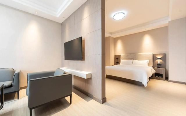 HanTing Hotel (Zhengzhou Yinping Road Dongqing Street Subway Station)