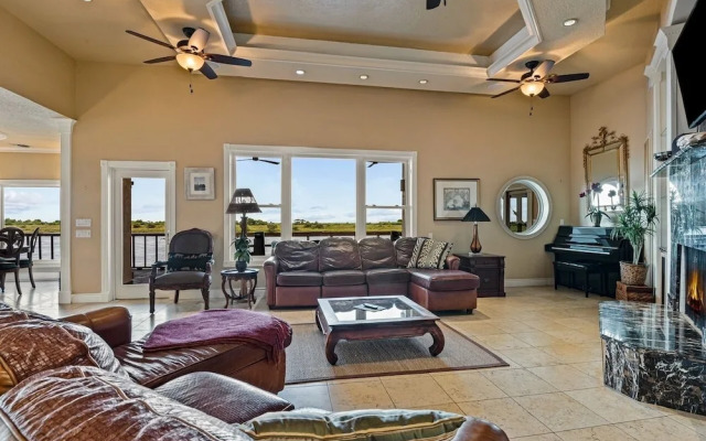 Crystal Beach Villa 5 Bedroom Home