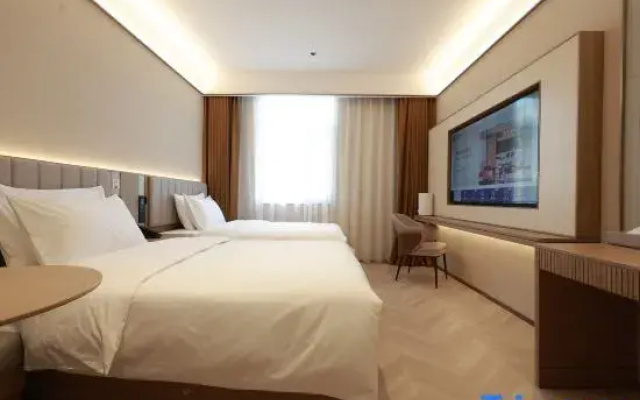 Starway Hotel (Yining Administrative Service Center State Museum)