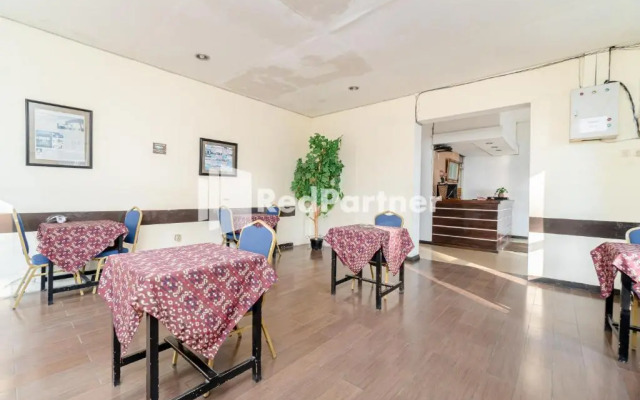 Reddoorz Plus @ Jl Kh Wahid Hasyim Medan