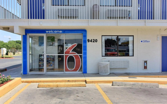 Motel 6 Austin, TX - North