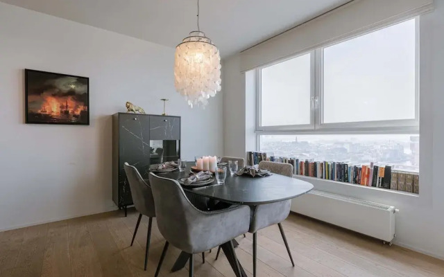 Modern Antwerp Apartment With City Views 2 Bedrooms