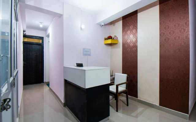 OYO 28221 Near P&M Mall