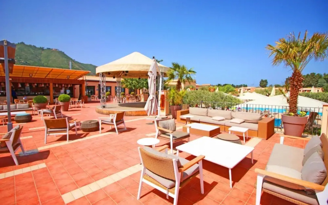 Sun House con Piscina by Wonderful Italy