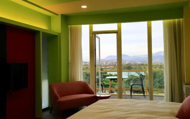 The Riverview Retreats