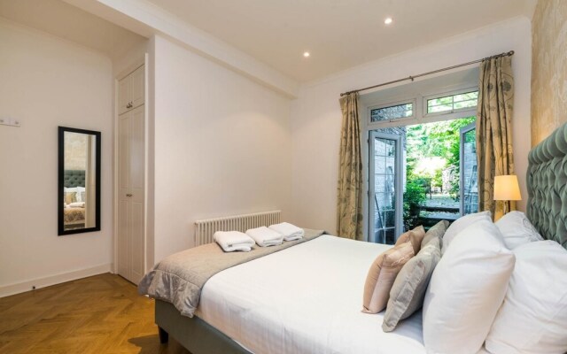 Luxury 2BD Garden Flat in Chelsea