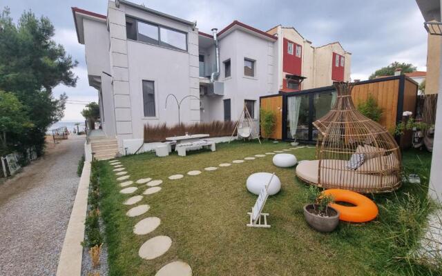 ikies suites luxury apartments by the sea 3