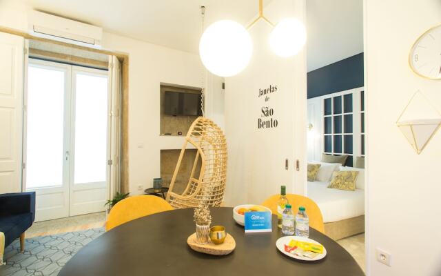 Janelas de São Bento by Porto City Hosts