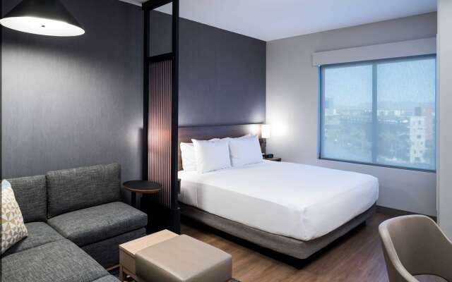 Hyatt Place Tempe / Phoenix / University