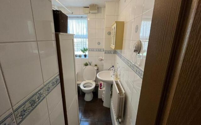 Stunning 3-bed Apartment in Croydon