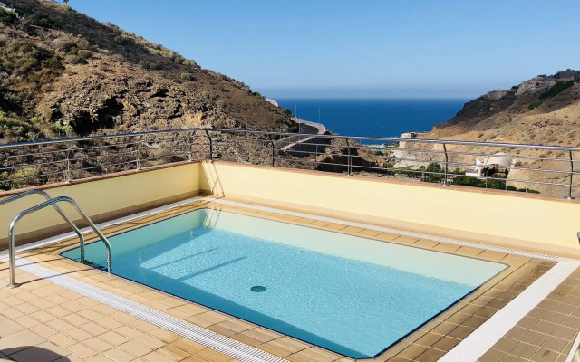 Holiday Club Sol Amadores Hotel